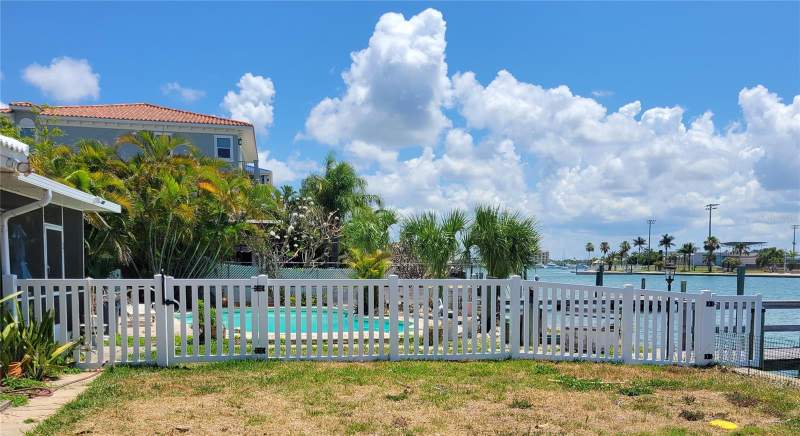 3 bedroom Single Family Residence at 15318 Harbor Drive, Lone Palm Beach 5th Add Blk 29 Rep, Madeira Beach — photo 4