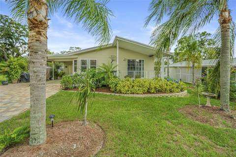 37654 Neukom Avenue, Zephyrhills FL - photo 6 of 56