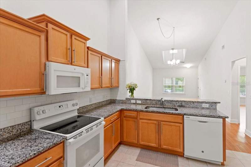 2 bedroom Townhouse at 2242 NW 51st Avenue, Sorrento Ph 3, Gainesville — photo 4