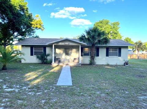 407 Poinsettia Avenue, Fruitland Park FL - photo 6 of 6