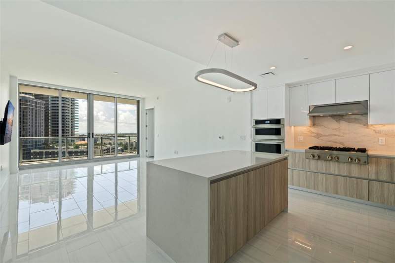 3 bedroom Condominium at 400 Central Avenue #1105, 400 Central, St Petersburg — photo 3