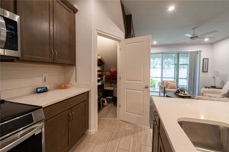 3 bedroom Townhouse at 3216 Moonlit Lily Place, Bloomingdale Townes, Brandon — photo 5