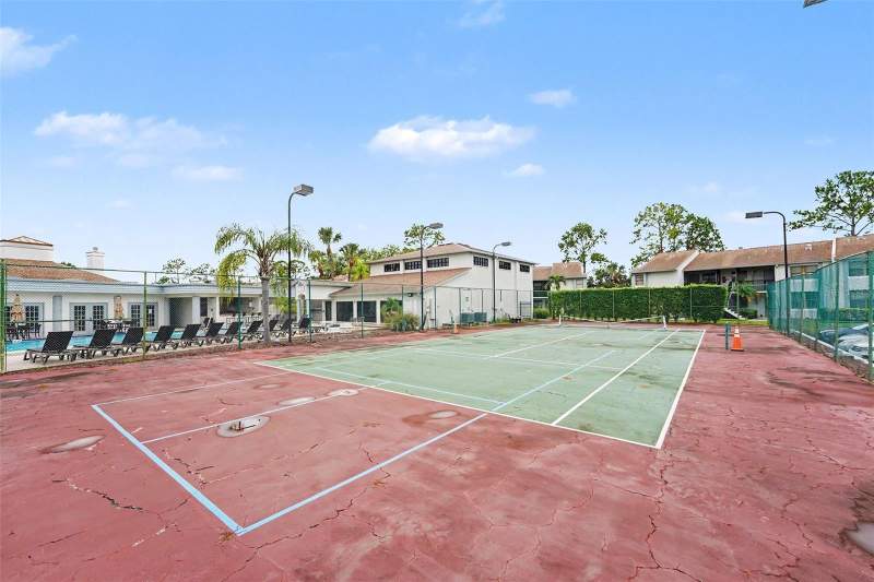 2 bedroom Condominium at 1945 Pelican Landing Boulevard #614, Club At Feather Sound The Condo, Clearwater — photo 4