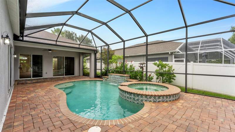 4 bedroom Single Family Residence at 2041 Heartland Circle, Oaks At Valrico Ph 2, Valrico — photo 3
