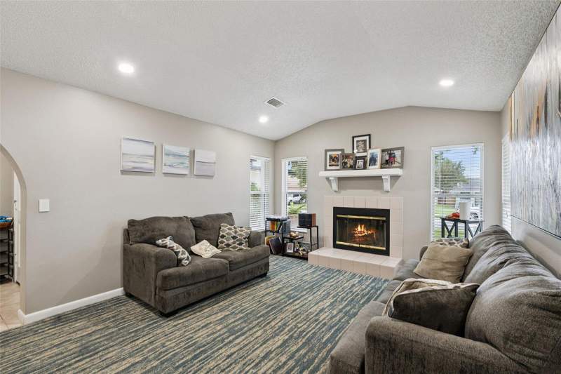 4 bedroom Single Family Residence at 313 Alba Lane, Lakewood At The Crossings Unit 5, Lake Mary — photo 4