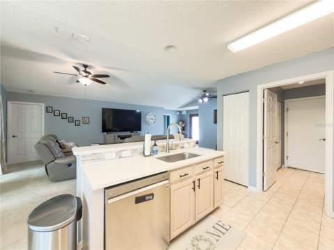 32676 Oak Park Drive, Leesburg FL - photo 10 of 38