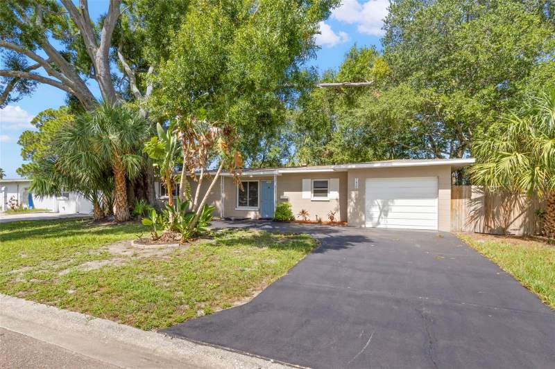 4 bedroom Single Family Residence at 7420 Dr Martin Luther King Jr Street, Meadow Lawn 8th Add, St Petersburg — photo 2