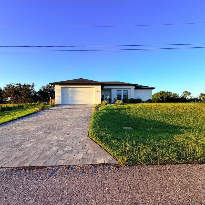 3 bedroom Single Family Residence at 1615 NW 26th Street, Cape Coral, Cape Coral — photo 2