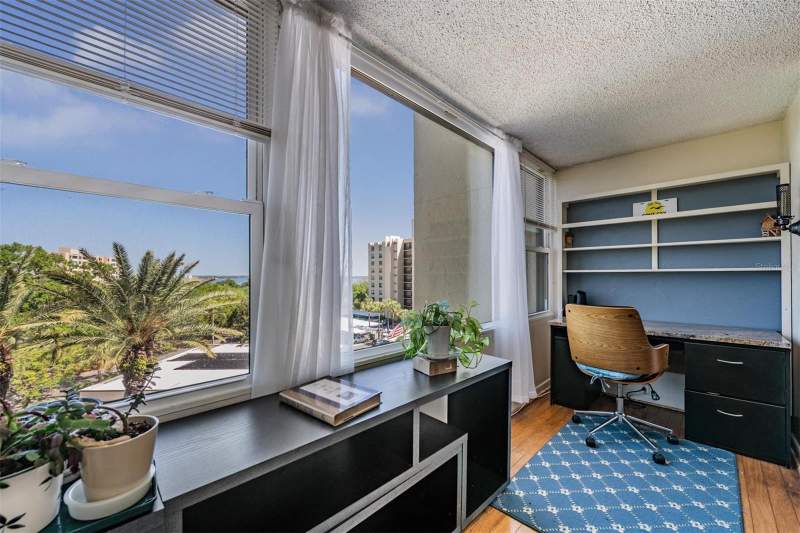 1 bedroom Condominium at 2621 Cove Cay Drive #606, Cove Cay 26-21 Village II, Clearwater — photo 3