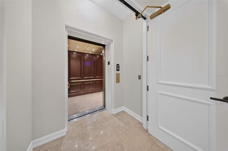 2 bedroom Condominium at 1233 N Gulfstream Avenue #401, Marina Tower, Sarasota — photo 5