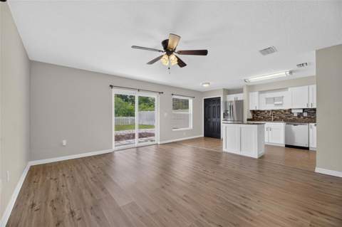 7842 Carriage Pointe Drive, Gibsonton FL - photo 15 of 65