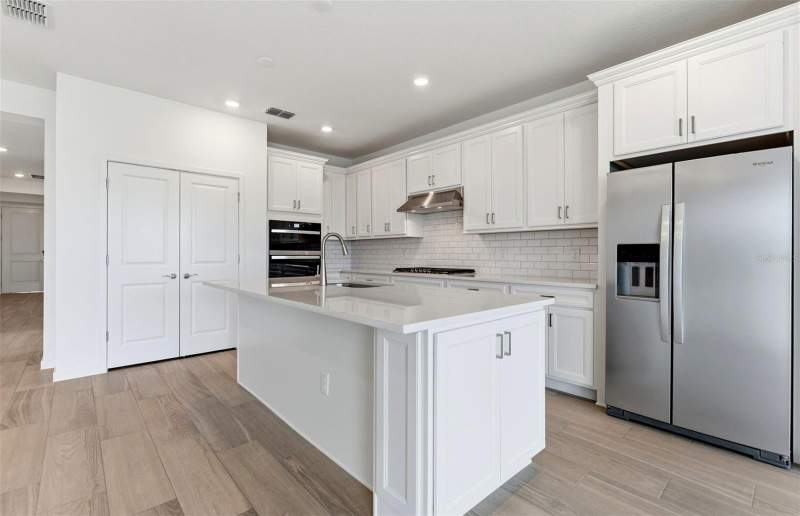 4 bedroom Single Family Residence at 37821 Clinch Circle, Riverwood Estates Phase 1C, Zephyrhills — photo 3