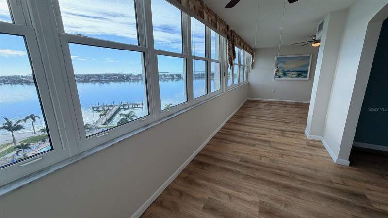 2 bedroom Condominium at 5130 Brittany Drive #807, Bayway Isles Point Brittany Three, St Petersburg — photo 5