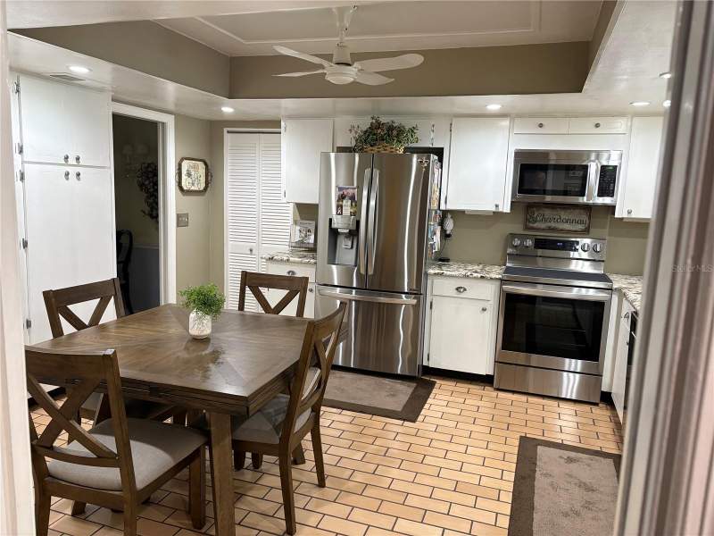 4 bedroom Single Family Residence at 130 Springwood Trail, Spring Lake Hills Sec 4, Altamonte Springs — photo 5