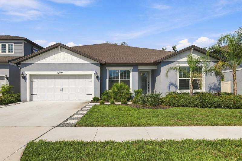7 bedroom Single Family Residence at 12919 Willow Grove Drive, Belmond Reserve Ph 2, Riverview — photo 2