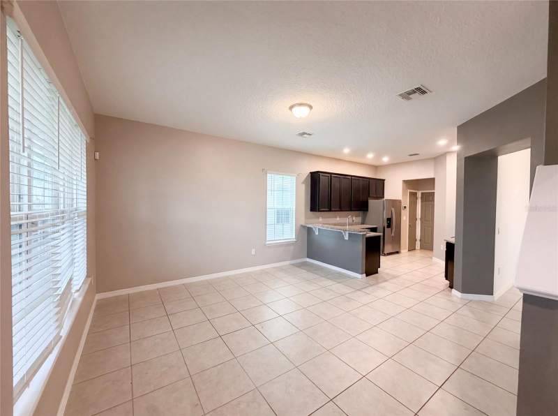 4 bedroom Single Family Residence at 1572 Astoria Arbor Lane, Arbors/Mdw Woods, Orlando — photo 3