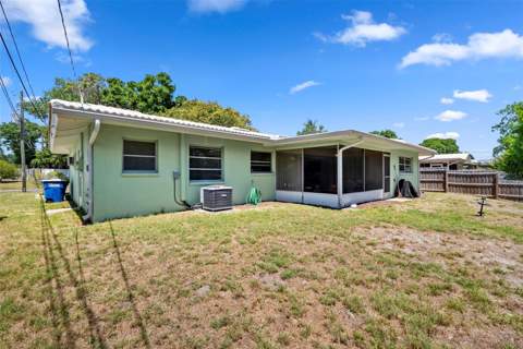 1413 Embassy Drive, Clearwater FL - photo 19 of 24