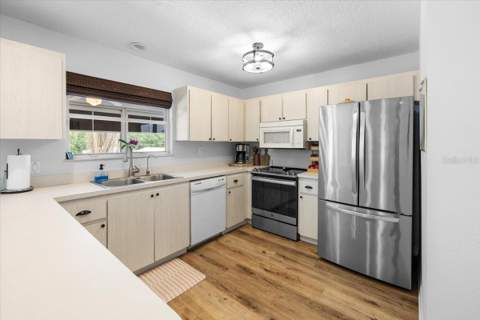 7264 Aberdeen Court, Weeki Wachee FL - photo 19 of 56