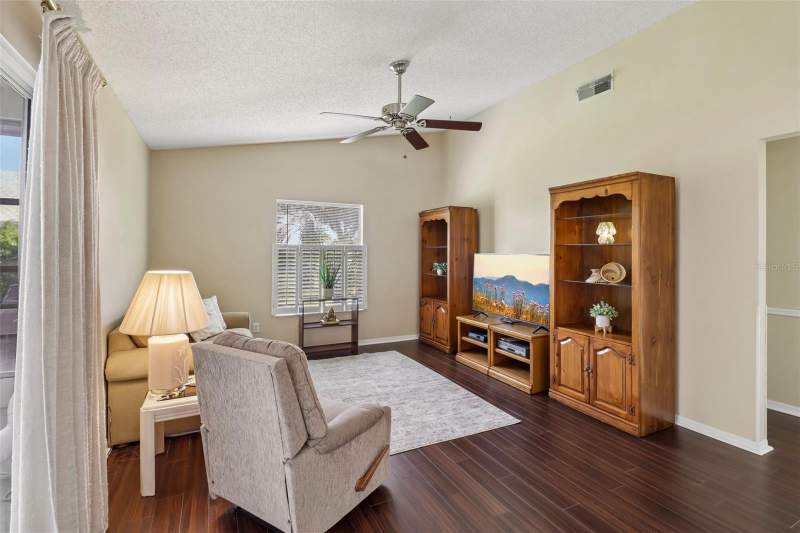 3 bedroom Single Family Residence at 4529 Peach Tree Street, Plantation At Leesburg Glen Eagle Village Tr A-E, Leesburg — photo 4