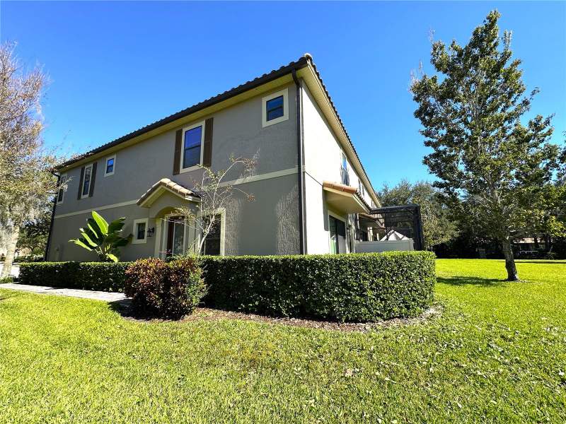 3 bedroom Townhouse at 8474 Kelsall Drive, Eagle Crk Ph 01C-Vlg D, Orlando — photo 3