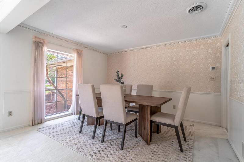 4 bedroom Single Family Residence at 305 S SWEETWATER BOULEVARD, SWEETWATER OAKS SEC 02, LONGWOOD — photo 3