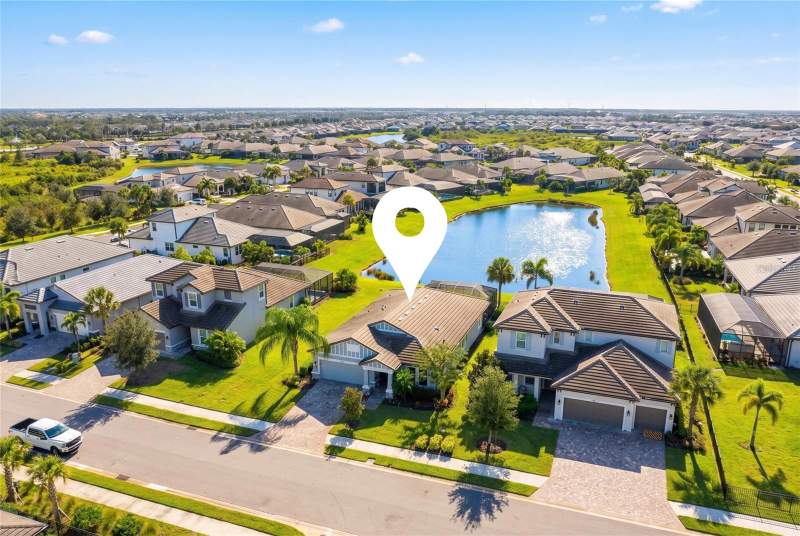 4 bedroom Single Family Residence at 4719 Winsome Way, Sweetwater At Lakewood Ranch Ph I & II, Lakewood Ranch — photo 2