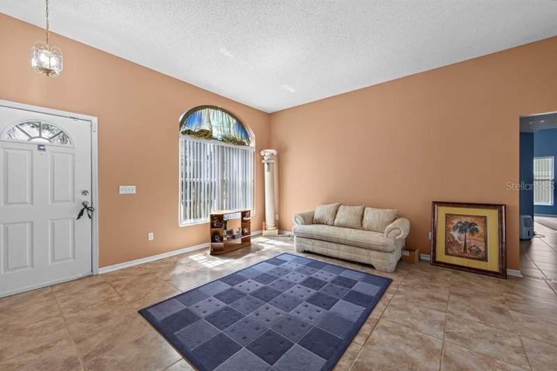 4 bedroom Single Family Residence at 4609 Oak River Circle, Bloomingdale Sec Bb Ph, Valrico — photo 5