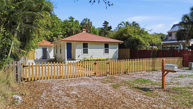 2 bedroom Single Family Residence at 5211 25th Avenue, Roebucks Rep, Gulfport — photo 2