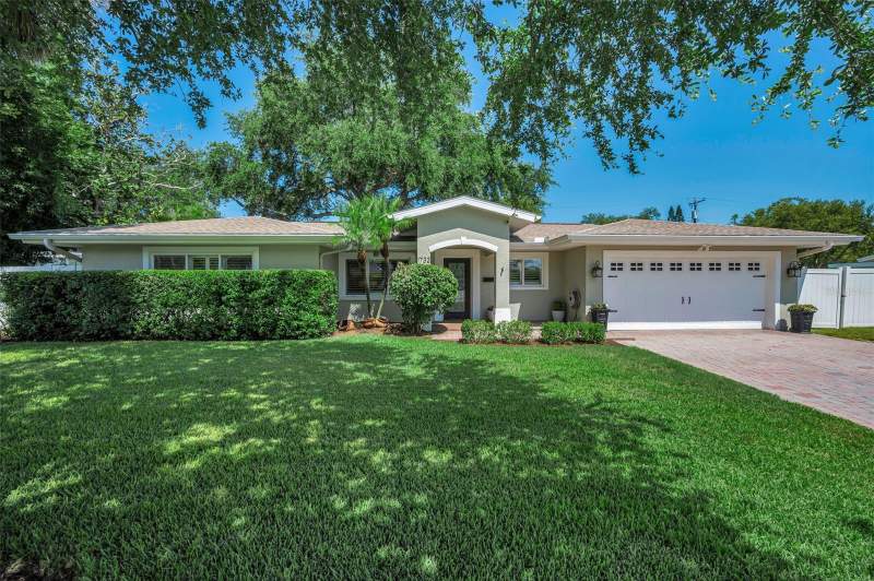 1732 GOLF VIEW DRIVE home for sale in Belleair Estates Homes for Sale: 4 Homes, Median $839K
