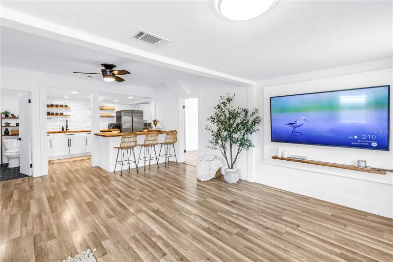 3 bedroom Single Family Residence at 1537 39th Street, Linnwood Park, St Petersburg — photo 2