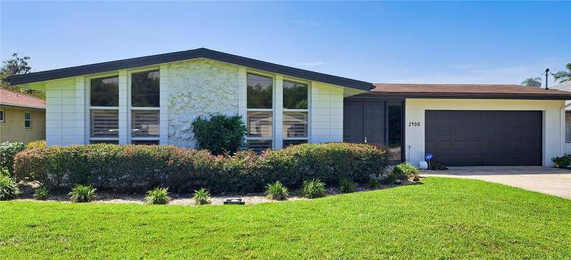 2400 LAUDERDALE COURT home for sale in Isle Catalina