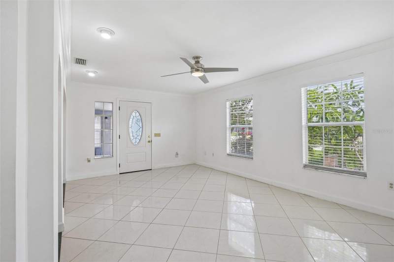 3 bedroom Single Family Residence at 9680 Park Lake Drive, Skyview Terrace, Pinellas Park — photo 5