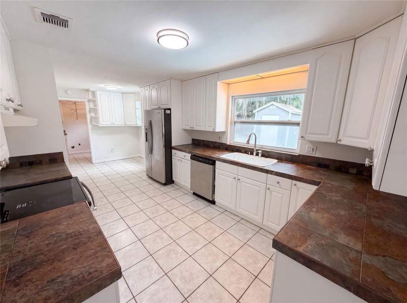 3 bedroom Single Family Residence at 963 Sequoia Drive, Oak Forest Unit 2B, Winter Springs — photo 2