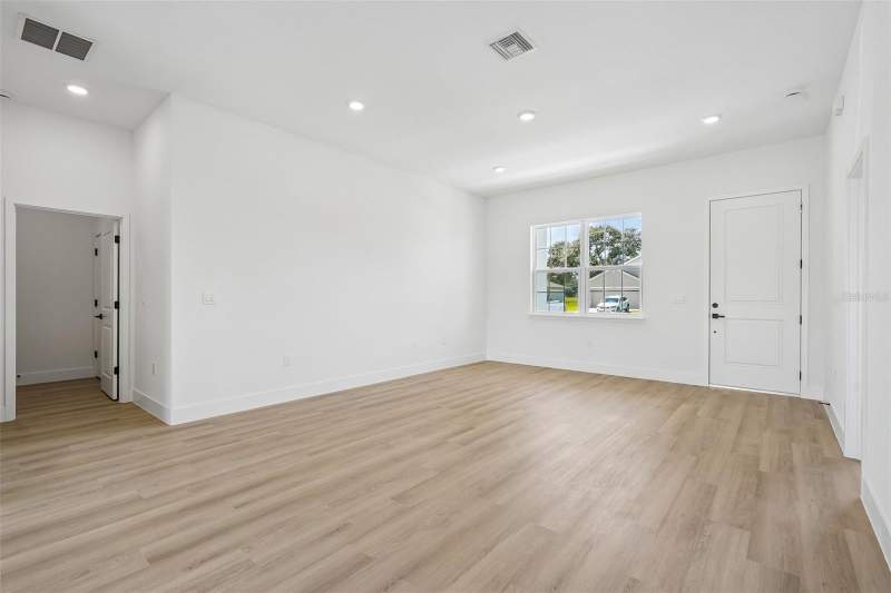 4 bedroom Single Family Residence at 6207 SW 128th Street Road, Marion Oaks Un 10, Ocala — photo 5