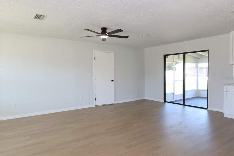 4 bedroom Single Family Residence at 9353 Chase Street, Spring Hill, Spring Hill — photo 5