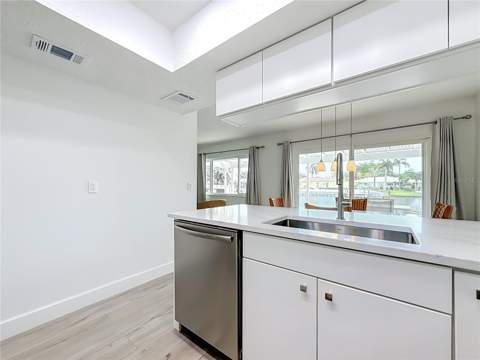 6537 Cape Hatteras Way #2, St Petersburg FL - photo 11 of 80