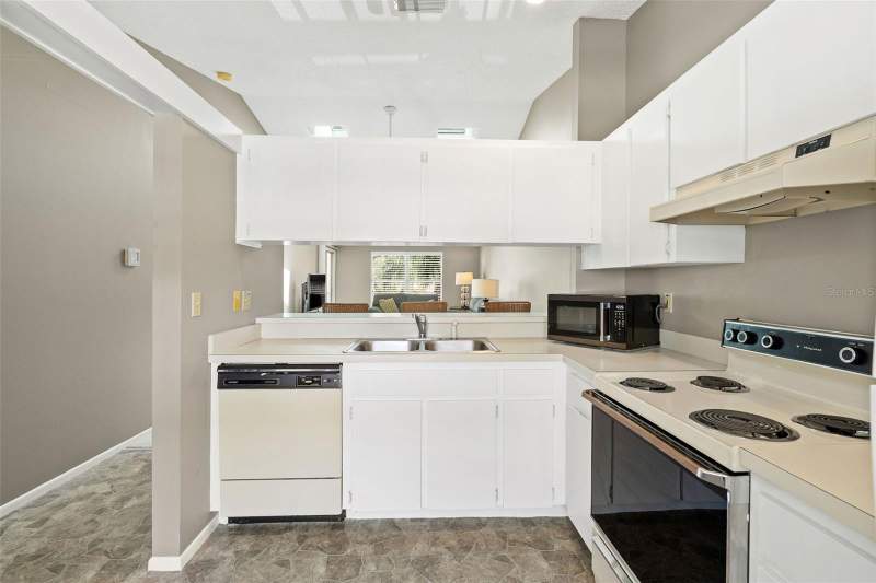 2 bedroom Townhouse at 12239 Sun Vista Court, Sun Ketch Condo, Treasure Island — photo 5