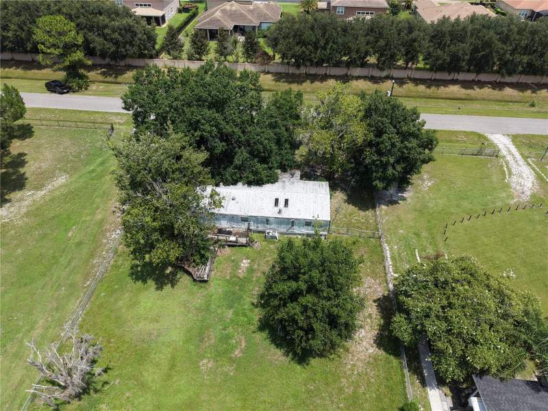 3 bedroom Manufactured Home at 18440 Amityville Dr, East Orlando Estates, Orlando — photo 3