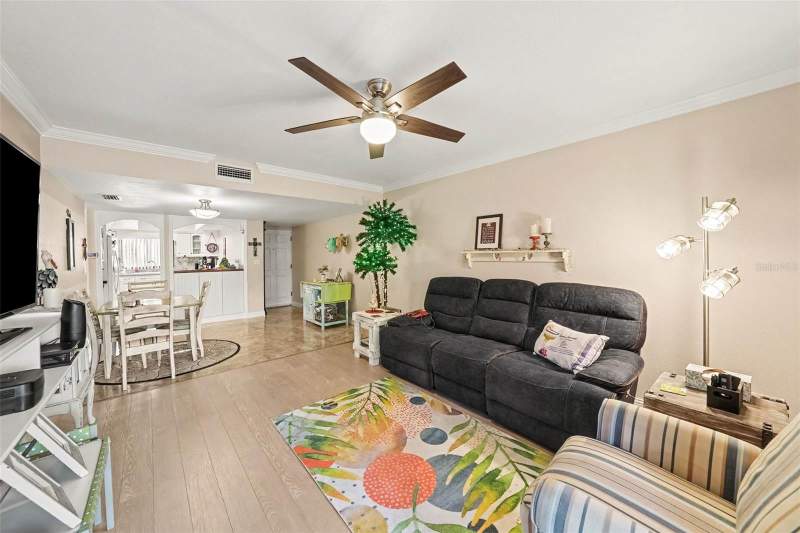 2 bedroom Condominium at 825 S Village Drive #102, Village Lake Condo, St Petersburg — photo 5