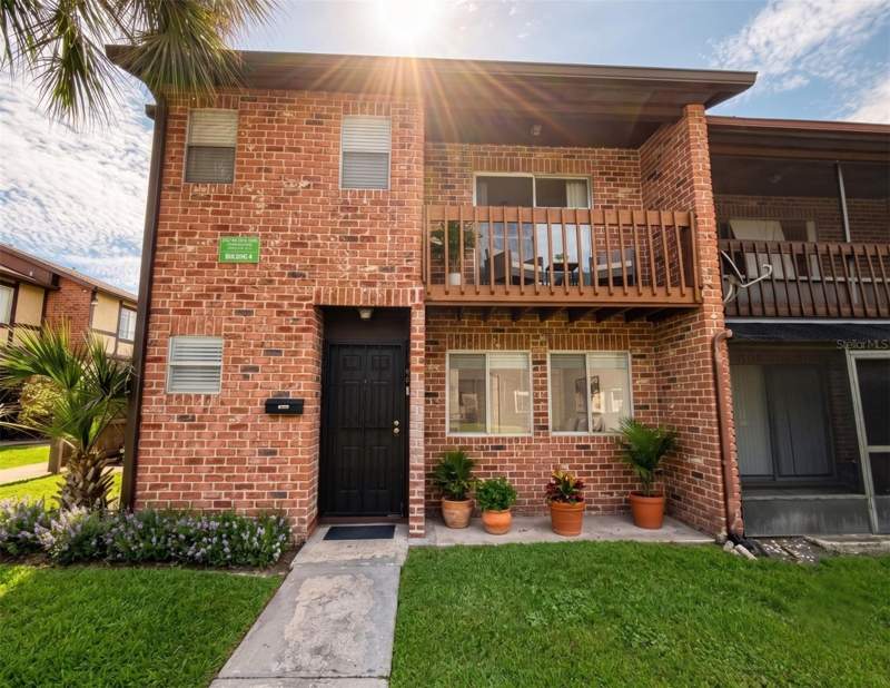 5100 PICADILLY CIRCUS #12 home for sale in Huntington on the Green