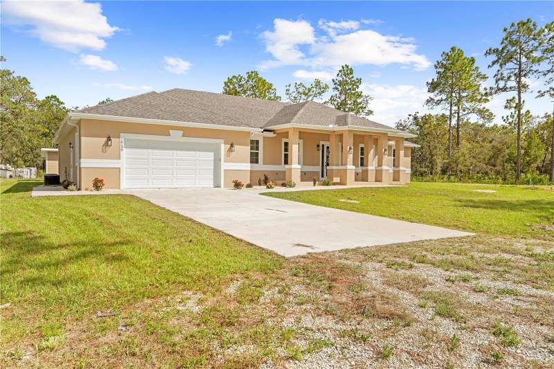 4 bedroom Single Family Residence at 18130 Parrot Road, Royal Highlands, Weeki Wachee — photo 3