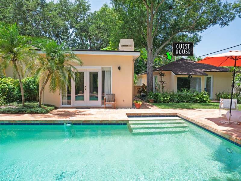 5 bedroom Single Family Residence at 1330 INDIAN ROCKS ROAD, BELLEAIR ESTATES, BELLEAIR — photo 3