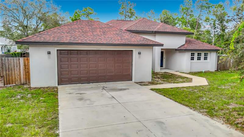 15032 HUMMINGBIRD ROAD home for sale in Royal Highlands