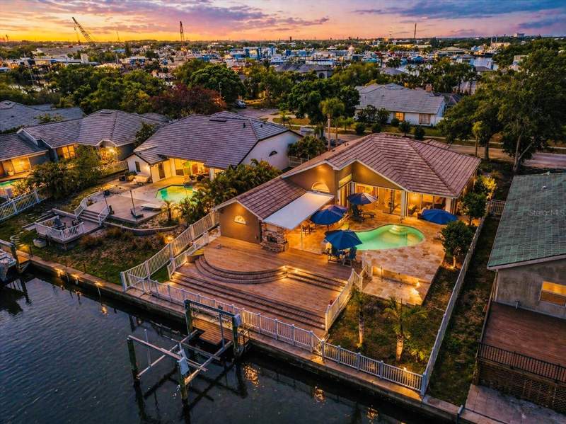 3 bedroom Single Family Residence at 1114 Marina Drive, Anclote Isles, Tarpon Springs — photo 2