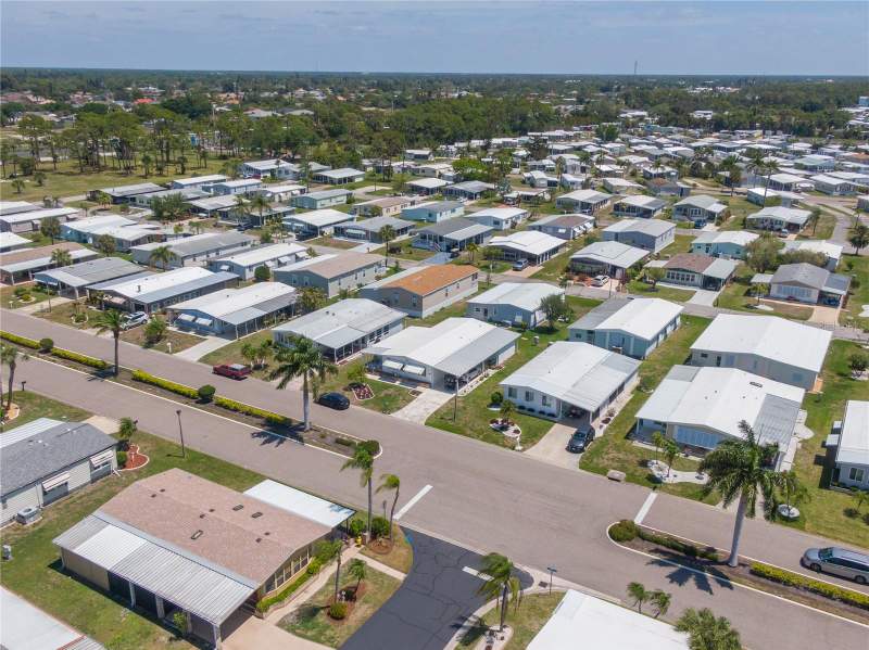 2 bedroom Manufactured Home at 172 Palm Harbor Drive, Harbor Isles, North Port — photo 5