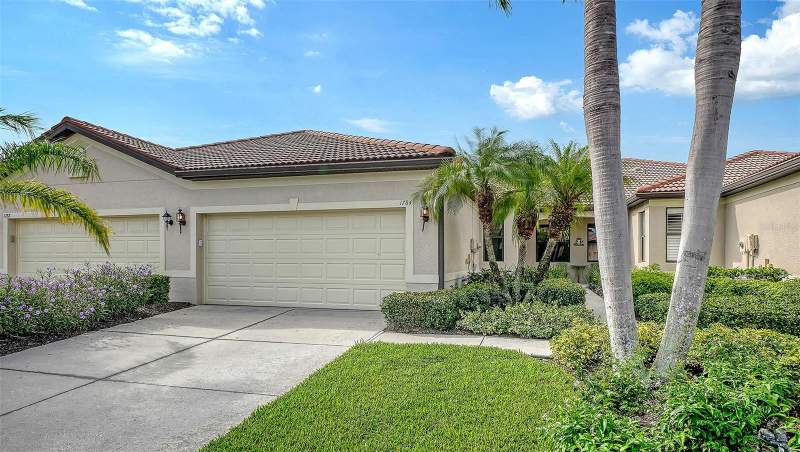 1784 BATELLO DRIVE home for sale in Venetian Falls