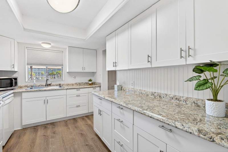 2 bedroom Condominium at 3344 Lake Bayshore Drive #P205, Bayshore On The Lake Apts III Sec2, Bradenton — photo 4