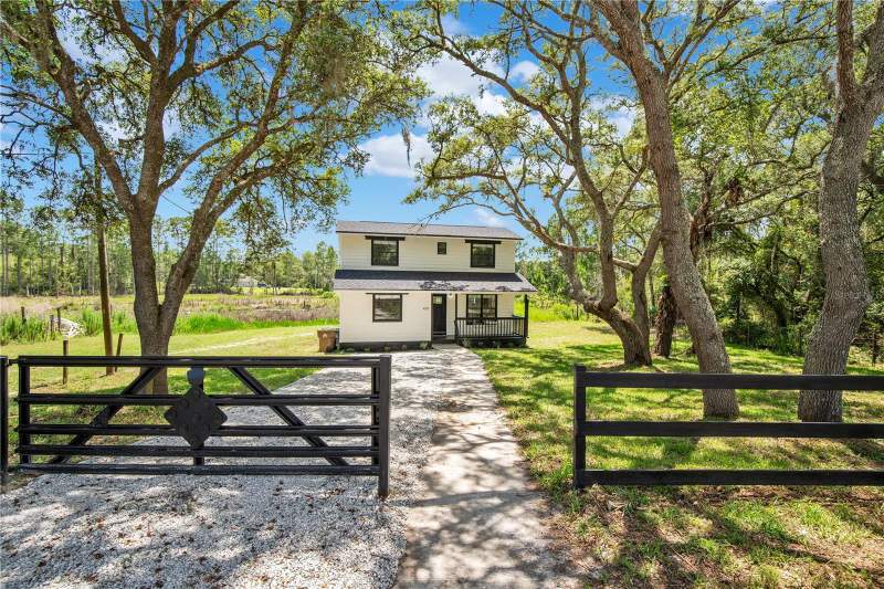 3 bedroom Single Family Residence at 42111 Chinaberry Court, Royal Trails Unit 01, Eustis — photo 4
