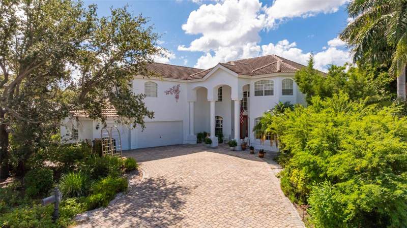 5 bedroom Single Family Residence at 13881 Blenheim Trail Road, St Charles Harbour Ph-2, Fort Myers — photo 3