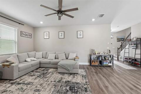 7673 Yale Harbor Drive, Wesley Chapel FL - photo 11 of 38